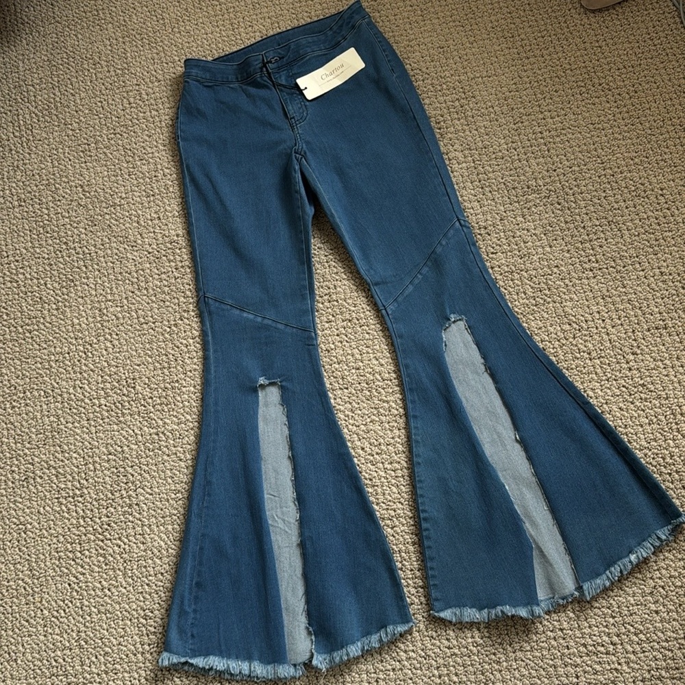 Flare Jeans - Picture 2 of 5